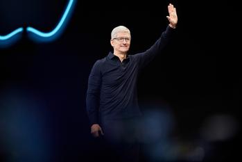 Helped By Strong Services Growth, Apple Earnings Just Returned to Growth: https://g.foolcdn.com/editorial/images/742731/apple-stock-aapl-buy.jpg