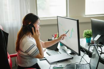 3 Energy Stocks That Are Screaming Buys in September: https://g.foolcdn.com/editorial/images/746272/a-person-looking-at-a-stock-market-chart-on-a-computer-screen.jpg