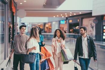 Here's Why Macerich Can Keep Raising Its Dividend: https://g.foolcdn.com/editorial/images/712275/22_06_30-people-walking-with-shopping-bags-walking-in-a-mall-_gettyimages-1004801546.jpg