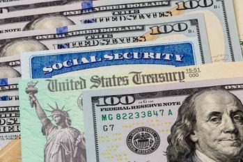 How Does Your Social Security Benefit Compare to the Average Retiree? Here's How to Find Out.: https://g.foolcdn.com/editorial/images/773910/social-security-card-with-hundred-dollar-bills.jpg