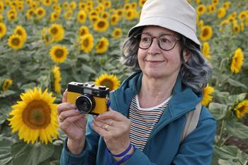 3 Social Security Mistakes You Probably Don't Even Realize You're Making: https://g.foolcdn.com/editorial/images/722096/retired-senior-sunflowers-happy-photography.jpg