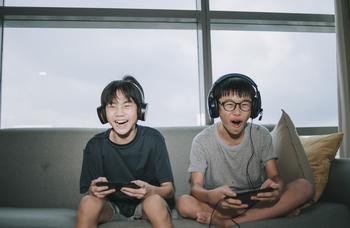 Why These 2 Large-Cap Stocks Dropped 10%-Plus on Tuesday: https://g.foolcdn.com/editorial/images/732715/video-games-2022-gettyimages-1299948409.jpg