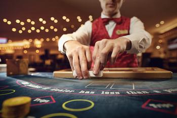 3 Reasons to Be Bullish on Las Vegas Sands Stock: https://g.foolcdn.com/editorial/images/736089/dealer-at-casino-gaming-table.jpg
