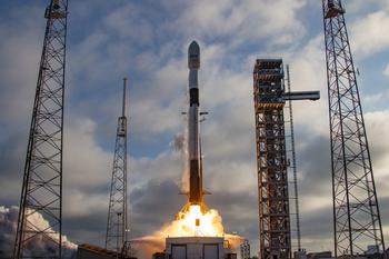 Erfolgreicher Start des fünften und sechsten O3b mPOWER-Satelliten von SES: https://mms.businesswire.com/media/20231112096433/de/1942797/5/SESs_Fifth_and_Sixth_O3b_mPOWER_Satellites_Launched.jpg
