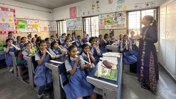 Yamaha: Musikunterricht nach japanischem Vorbild mit Blockflöten beginnt an öffentlichen Grundschulen in Indien: https://mms.businesswire.com/media/20230511005425/de/1789321/5/spj_india.jpg