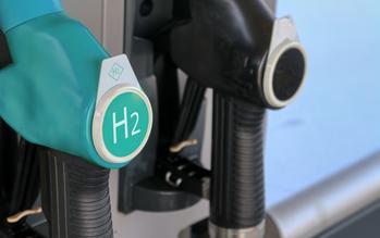 Why Plug Power Stock Was Short-Circuiting This Week: https://g.foolcdn.com/editorial/images/702153/pump-with-a-hydrogen-label-at-a-filling-station.jpg