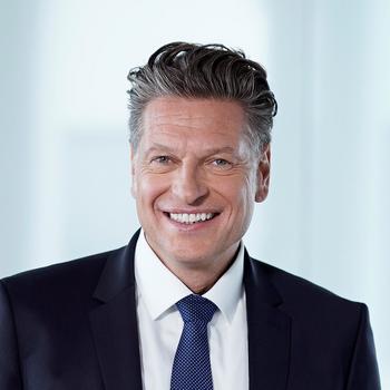 Lonza Appoints Daniel Palmacci as President of the Cell & Gene Division: https://mailing-ircockpit.eqs.com/crm-mailing/5b71ace0-ea7c-11e8-902f-2c44fd856d8c/da75bbed-f3bc-4a1d-9875-d27419257884/68b6919f-e35f-4541-bd6a-dd86e7199299/Daniel+Palmacci+headshot.jpg