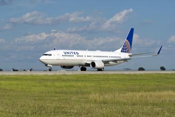 United Airlines Meltdown: 1 More Reason to Avoid the Stock: https://g.foolcdn.com/editorial/images/738293/airline-united-continental-ual-boeing-737.jpg