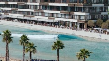 AWM schließt das Jahr 2025 mit mehreren großen Eröffnungen von Surf-Standorten ab: https://www.irw-press.at/prcom/images/messages/2025/82234/AWM_161225_DEPRcom.001.jpeg