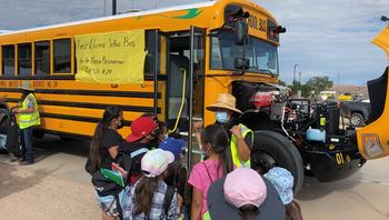 Blue Bird Delivers First Electric School Bus to Navajo Nation in Arizona: https://mms.businesswire.com/media/20220915005237/en/1572287/5/Blue_Bird_Electric_Bus_Chinle_USD_Youth_Day_Navajo_Reservation_09-2022.jpg