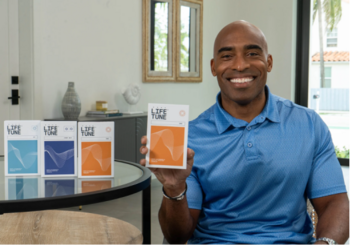 American Aires expands #airesathletes campaign through agreement with record-setting former NY Giants NFLer, Tiki Barber: https://www.irw-press.at/prcom/images/messages/2024/74281/2024-04-17-Tiki%20Barber_DE_PRcom.001.png