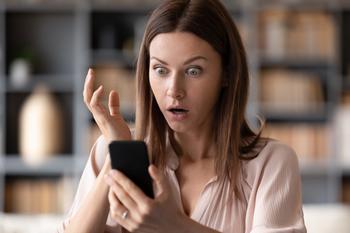 2 Growth Stocks to Invest $1,500 in Before the End of 2022: https://g.foolcdn.com/editorial/images/714376/shocked-woman-looking-at-mobile-phone-screen.jpg