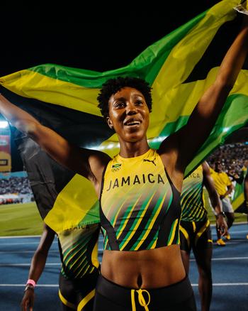 PUMA enthüllt jamaikanische Olympia-Trikots in spektakulärer Show bei den prestigeträchtigen ISSA-Meisterschaften für Jungen und Mädchen: https://mms.businesswire.com/media/20240324215001/de/2077823/5/Shanieka_Ricketts.jpg