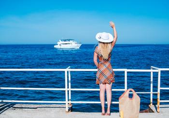 Why Royal Caribbean Cruises Shares Sank 25.3% in May: https://g.foolcdn.com/editorial/images/683062/boat-leaving.jpg