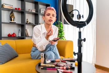 Got $1,000? Here Is 1 Cosmetics Company to Buy Hand Over Fist: https://g.foolcdn.com/editorial/images/750318/gettyimages-1438213555.jpg