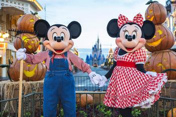 5 Dates for Disney Stock Investors to Circle in September: https://g.foolcdn.com/editorial/images/746186/festive-fall-decor-arrives-in-magic-kingdom-park-at-walt-disney-world-2.jpeg