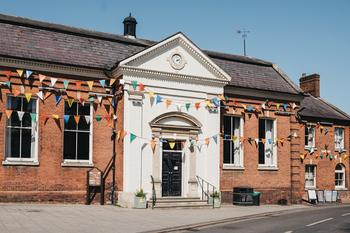 Spotlight on European ETFs Ahead of Expected BoE December Rate Cut: https://staticx-tuner.zacks.com/images/articles/main/65/87247.jpg