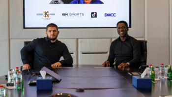 Clarence Seedorf und Khabib Nurmagomedov unterzeichnen mit ihrer SK Sports Holding eine weltweite Partnerschaftsvereinbarung mit FITLIGHT: https://www.irw-press.at/prcom/images/messages/2023/70999/FITLIGHT_061523_DEPRcom.001.png