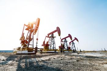 This Warren Buffett Stock Just Got a Vote of Confidence From a Key Rival. Is It a Buy?: https://g.foolcdn.com/editorial/images/771190/oil-derricks-in-the-desert.jpg