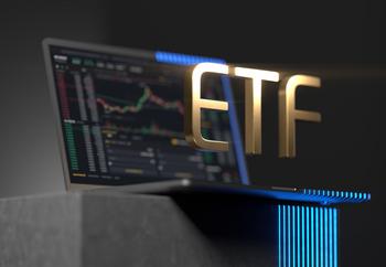 The Vanguard 500 Index Fund ETF (VOO) Offers Broader Diversification Than the Invesco QQQ Trust, Series 1 ETF (QQQ): https://cdn.content.foolcdn.com/images/1umn9qeh/production/45450ea344eedd6c77fa58ad595dc60d0fd2198f-6500x4500.jpg?w=6500&amp;h=4500