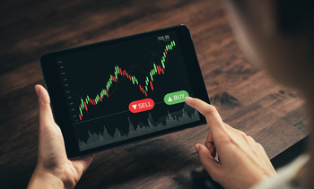 3 Red-Hot Stocks to Buy Right Now: https://g.foolcdn.com/editorial/images/833978/stock-trading-app-buy-sell.png