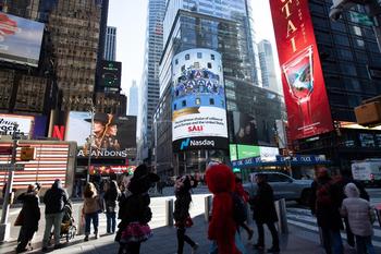 SALI demonstriert globale Ambitionen mit Billboard-Kampagne am Times Square und markiert Meilenstein auf dem Weg zum führenden Anbieter von Elektrowerkzeugzubehör weltweit: https://ml.globenewswire.com/Resource/Download/3d7f2433-40d2-4bc1-9893-3d6221c72785/sali1.jpg