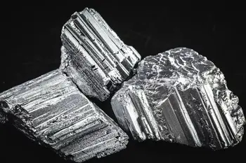 MP vs. LYSDY: Which Rare-Earth Stock Boasts More Upside?: https://staticx-tuner.zacks.com/images/articles/main/2e/128521.webp