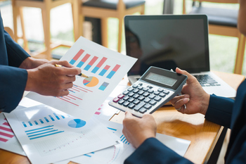 Where Will AGNC Investment Be in 3 Years?: https://g.foolcdn.com/editorial/images/842699/22_04_25-two-people-comparing-charts-with-a-calculator-and-computer-on-a-table-_gettyimages-1212963371.jpg