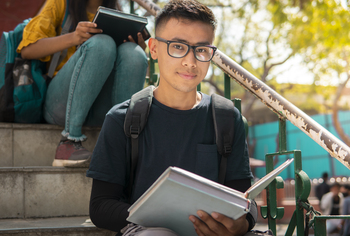 2 Vanguard ETFs to Buy With $1,000 and Hold Forever: https://g.foolcdn.com/editorial/images/842297/college-student-1.jpg