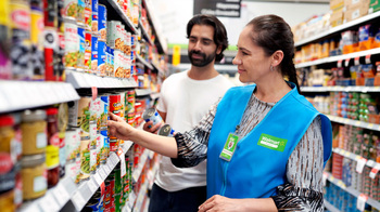 The Best Stocks to Invest $50,000 In Right Now: https://g.foolcdn.com/editorial/images/841061/international-associate-with-customer.jpg