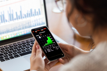Should You Buy Robinhood While It's Below $120?: https://g.foolcdn.com/editorial/images/843272/gettyimages-1265501626-1201x800-5b2df79.jpg