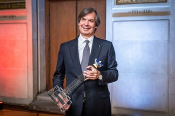 Carlo Messina zum „Europäischen Bankier des Jahres“ ernannt: https://ml-eu.globenewswire.com/Resource/Download/2ace8ed1-a624-4d3a-ac7a-adaf7cec6901/image1.jpg