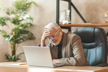 1 Artificial Intelligence Stock to Avoid at All Costs: https://g.foolcdn.com/editorial/images/844583/person-regretful-in-front-of-a-computer.jpg
