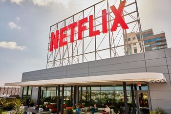 2 Top Growth Stocks to Buy in 2026 That Should Be Immune to an AI Stocks Bubble Bursting: Netflix and Casey's General Stores: https://g.foolcdn.com/editorial/images/845928/netflix-stock-non-ai-stocks-to-buy-high-growth.jpg