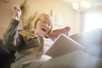 The Smartest Dividend Stocks to Buy With $1,000 Right Now: https://g.foolcdn.com/editorial/images/846430/21_05_18-a-person-with-a-tablet-and-a-look-of-happy-surprise-_gettyimages-854218734.jpg