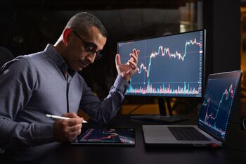 Will the S&P 500 Post Double-Digit Returns in 2026 for a 4th Consecutive Year? Here's What History Says.: https://g.foolcdn.com/editorial/images/847164/confused-person-looking-at-a-chart.jpg