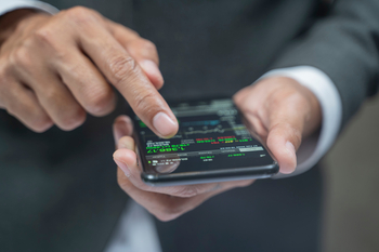 Despite Its Recent Dip, Cathie Wood Just Bought $30 Million in This Fintech Giant: https://g.foolcdn.com/editorial/images/847559/online-brokerage-mobile-investing-stocks-smartphone-1200x800-5b2df79.jpg