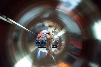 2 Bold Predictions for Energy Transfer in 2026: https://g.foolcdn.com/editorial/images/848459/a-person-in-a-hard-hat-looking-through-an-empty-pipeline.jpg