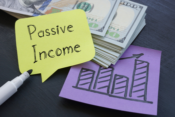 3 No-Brainer Ultra-High-Yield Energy Stocks to Buy Right Now: https://g.foolcdn.com/editorial/images/848700/24_11_14-a-pile-of-money-with-a-sticky-note-that-says-passive-income-on-it-_mf-dload-gettyimages-1346786874-1200x800-5b2df79.jpg