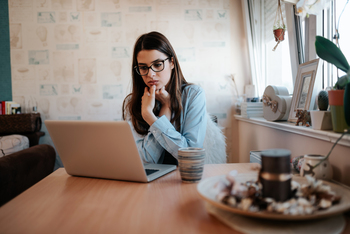 3 Big 401(k) Mistakes It Pays to Correct in 2026: https://g.foolcdn.com/editorial/images/847961/woman-20s-laptop-gettyimages-1068270810.jpg