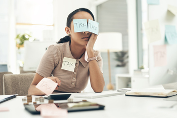 Here Are the 8 States With No Income Tax: https://g.foolcdn.com/editorial/images/847585/businesswoman-covered-in-sticky-notes-while-working-on-her-taxes-in-an-office.jpg