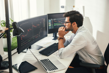 Ignore Nektar Therapeutics Stock in 2026 and Load Up on This One Instead: https://g.foolcdn.com/editorial/images/848135/person-sitting-at-a-desk-looking-at-two-monitors.jpg