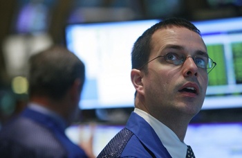 2 Dow Stocks to Buy Hand Over Fist in 2026 and 1 to Avoid: https://g.foolcdn.com/editorial/images/849499/nyse-floor-trader-stock-market-invest-buy-sell-fed-wall-street-getty.jpg