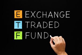 The Best Growth Index ETF to Invest $100 in Right Now: https://g.foolcdn.com/editorial/images/849957/hand-and-etf-spelled-out.jpg