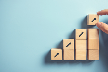 1 ETF Could Turn $500 Monthly Into a $800,000 Portfolio That Pays $24,000 in Annual Dividend Income: https://g.foolcdn.com/editorial/images/851938/blocks-with-arrows-pointing-up-building-growth.jpg