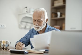 3 Ways Your Medicare Advantage Plan May Have Changed This Year: https://g.foolcdn.com/editorial/images/852460/older-man-at-desk-serious-gettyimages-1367292739.jpg