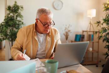Social Security Taxes: How Much Do Recipients Really Pay?: https://g.foolcdn.com/editorial/images/852463/taxesonsocialsecurity.jpg