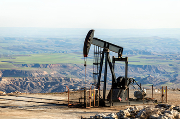 3 No-Brainer High-Yield Energy ETFs to Buy With $2,000 Right Now: https://g.foolcdn.com/editorial/images/850459/an-oil-pumpjack-overlooking-a-valley-2.jpg