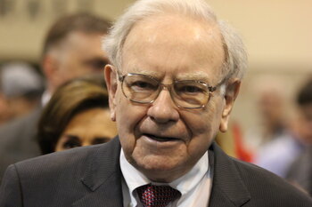 Meet the "Magnificent Seven" Stock Berkshire Hathaway and Investing Legend Warren Buffett Should Have Bought. (Hint: It's Not Apple, Amazon, or Alphabet.): https://g.foolcdn.com/editorial/images/854082/buffett17-tmf.jpg