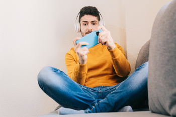 Why Applovin Fell Double-Digits This Week: https://g.foolcdn.com/editorial/images/855279/gettyimages-1328481238.jpg